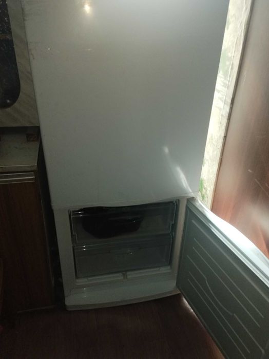 Продаю холодильник