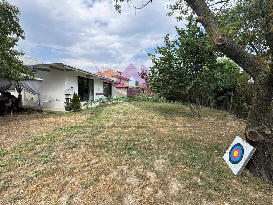 Самостоятелна къща - село Бенковски