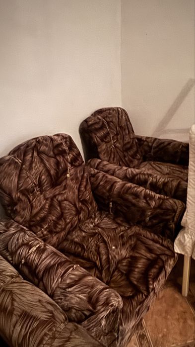 Диван срочно продам