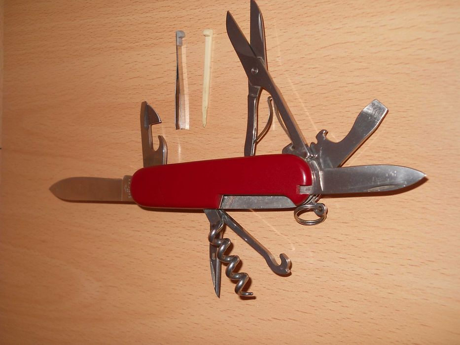 Briceag elvețian multifuncțional Swiss