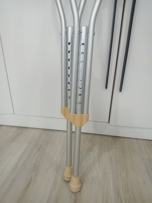 Продам костыль тростик