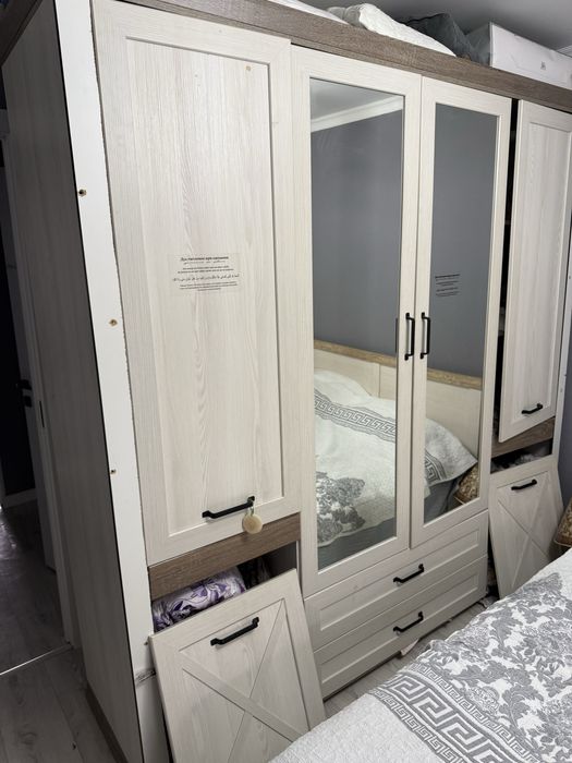 Продам шкаф нормальном состояние