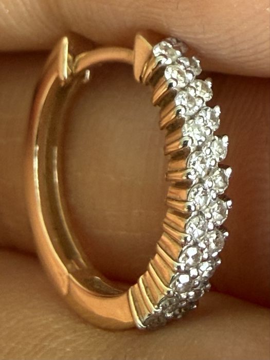 Серги золотые с якутскими бриллиантами