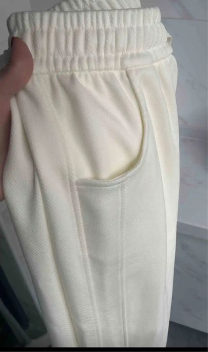 Продам Новые белые брюки