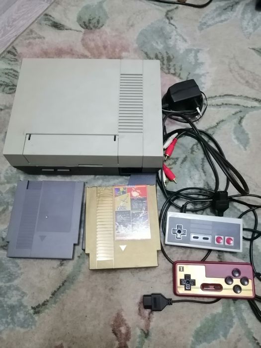 Продам NES (Nintendo Entertainment System)