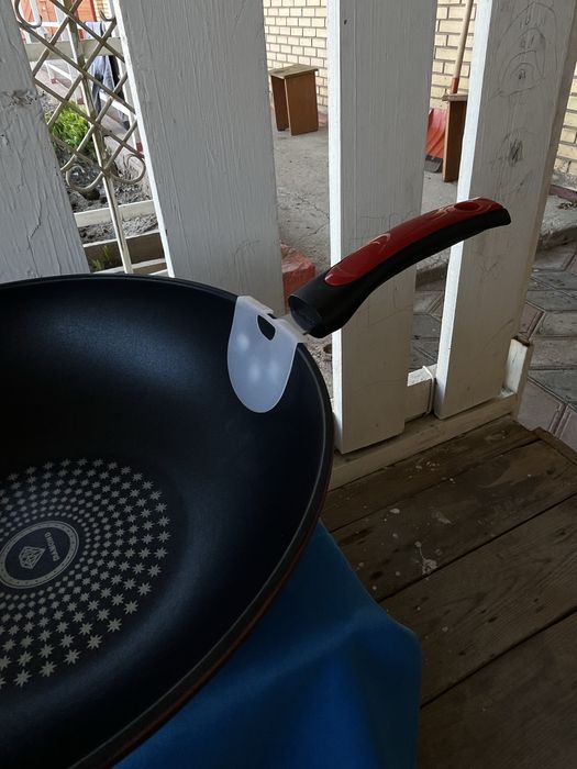 Антипригарная сковорода