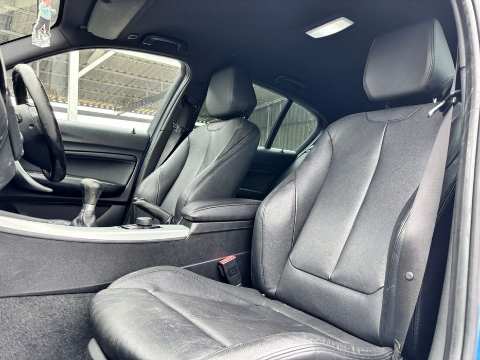 Dezmembrez BMW 120d X-drive 4x4 F20 M-Pack,Navi mare,Xenon,Led,Recaro incazit ,volan M,jante M