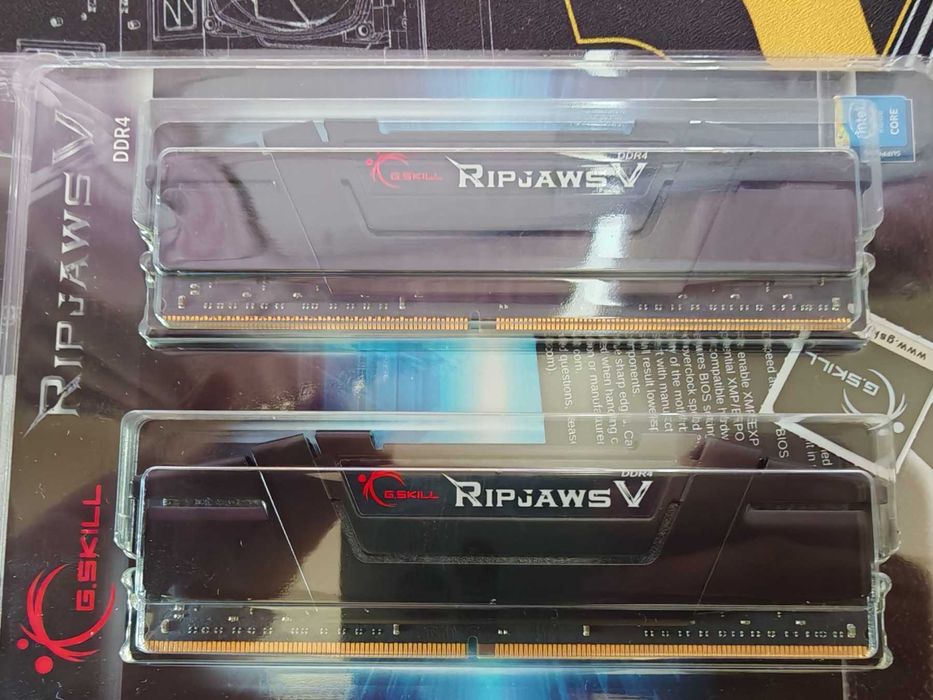 НОВА ! Рам Памет G.SKILL Ripjaws V Black 32GB (2x16GB) 3200Mhz DDR4