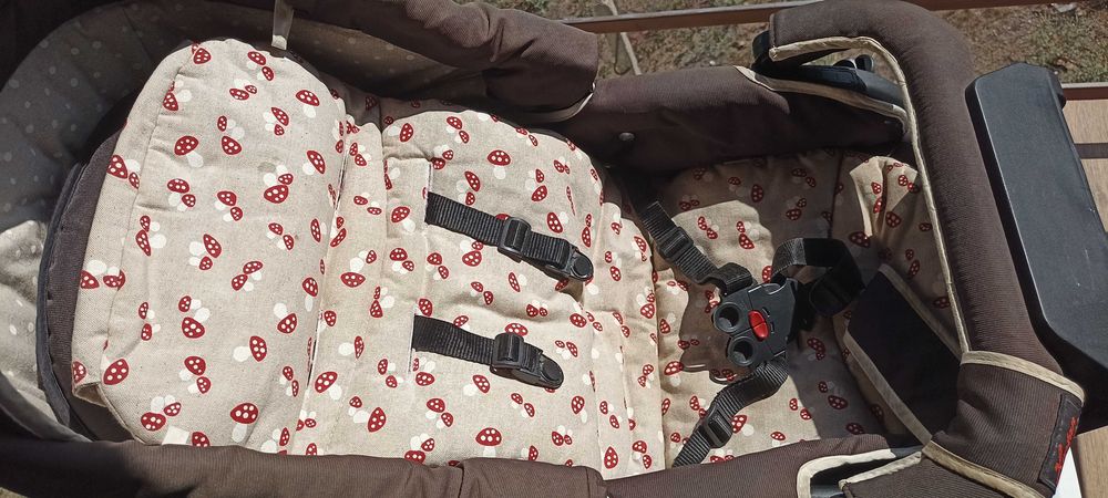 Продавам бебешка количка