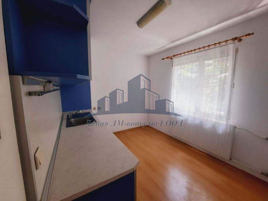 Продава се Двустаен апартамент в Шумен, 5-ти полк - 62 кв.м за 1316 €/кв.м - Снимка #1