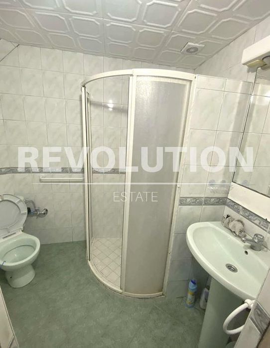 Дава се под наем Тристаен апартамент в Варна, Колхозен пазар - 90 кв.м за 458.49 € - Снимка #4