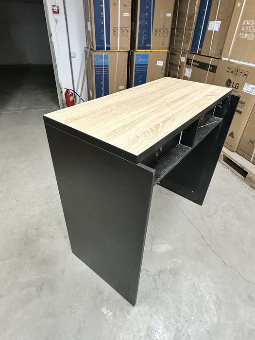 Стол пристенный (на стеллаж)