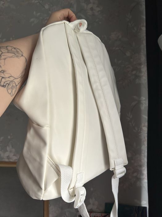 Белый рюкзак, кожзам