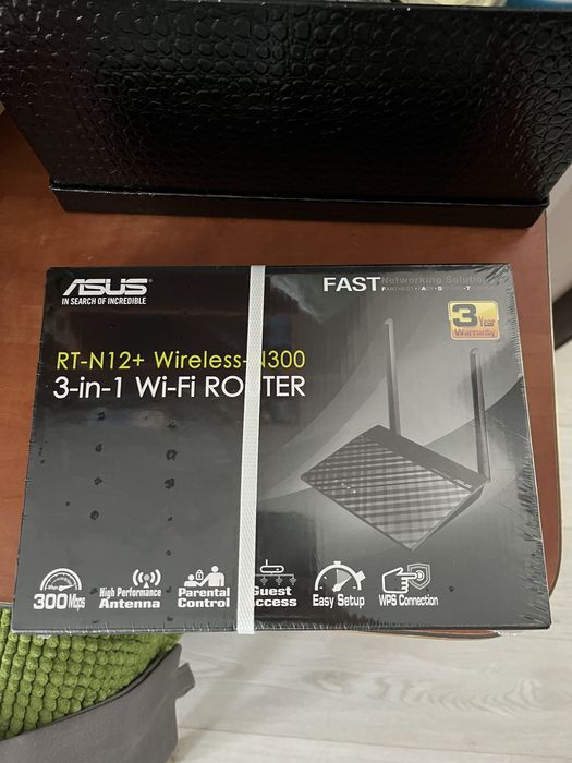 Vand router Asus RT-N12plus N300 SIGILAT