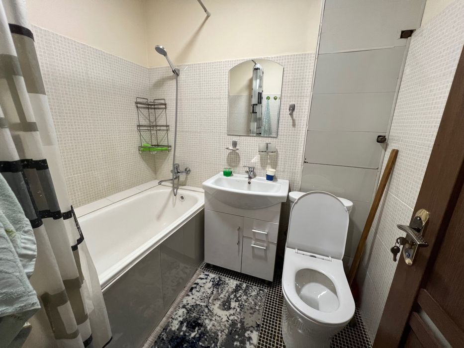 Сдается 2х комнатная квартира
С обстановкой ЛЮКС
В горде Алмалыке