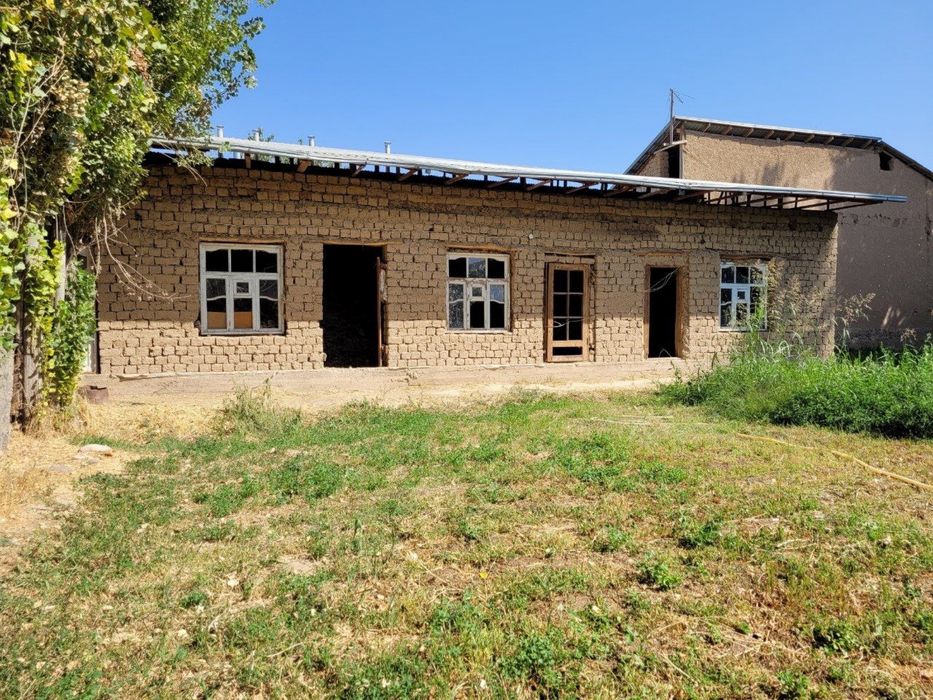 Uchastka sotiladi