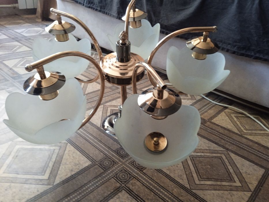 Люстры 2 штуки жилгородок