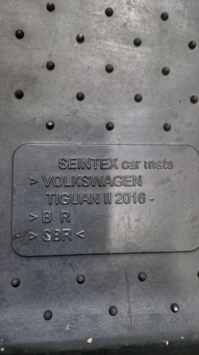 Розовые полики Tiguan 2016+