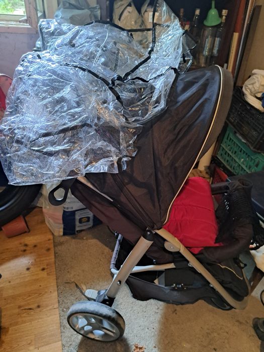 Количка Graco  със зимен чувал и дъждобран