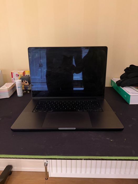 Apple MacBook Pro (16-inch, M3 Max, 48 gb Ram, 40-core GPU)