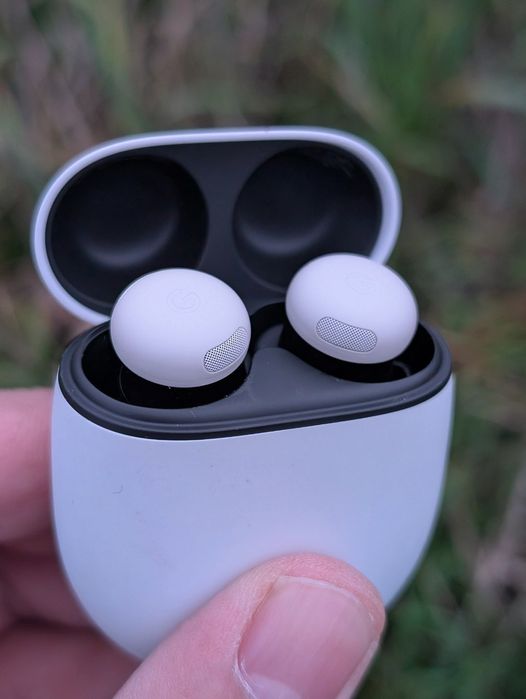 Google Buds Pro 2 AI este una dintre cele mai bune căști cu anulare a