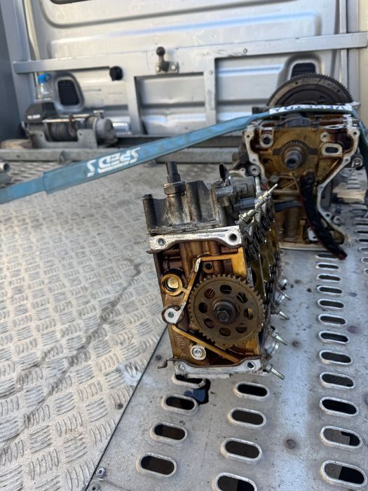 Глава , двигател,  Хонда , R20a2