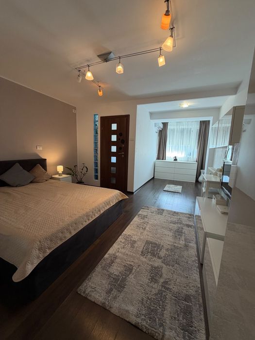 Proprietar vand garsoniera moderna  zona Dristor 2, metrou la iesirea din bloc . EXCLUS AGENTII