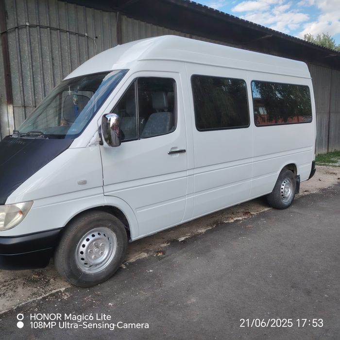 Vând sprinter 8+1