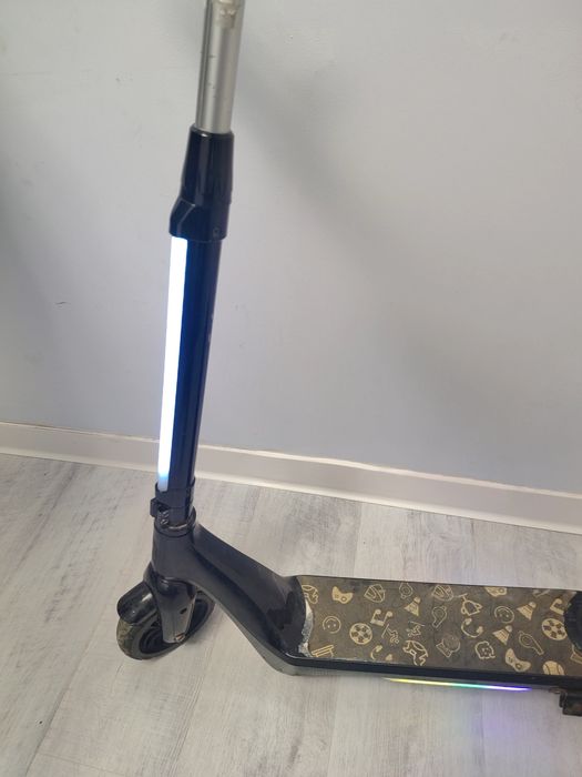 Trotineta electrica pentru copiii