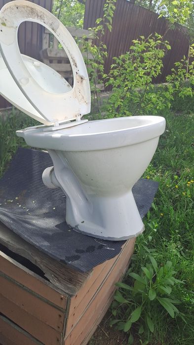 Продам унитаз с доставкой