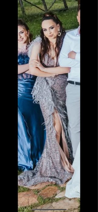 Бална рокля………..