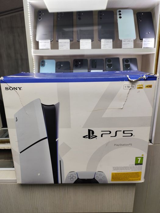 PlayStation 5 Disc slim Amanet SZ Non Stop