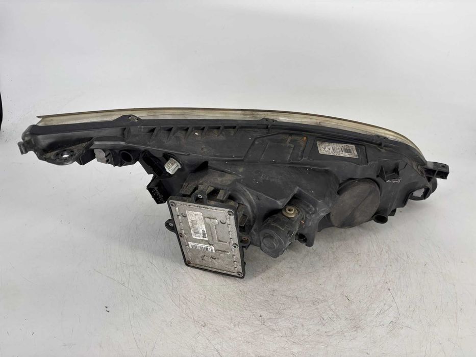 Far stanga cu xenon Citroen C4 an 2007