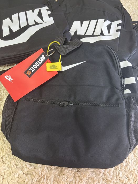 Ghiozdane negre nike