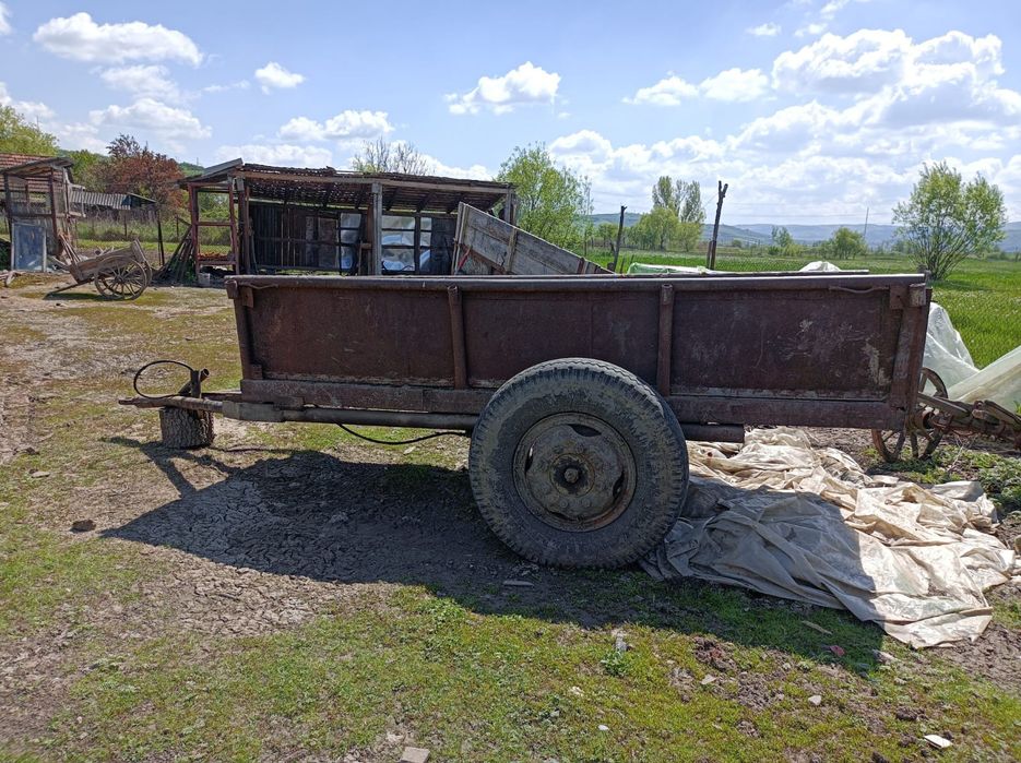 Remorcă basculabilă