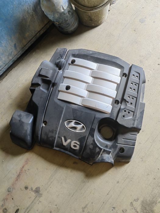 Продам крышку на двигатель Hyundai