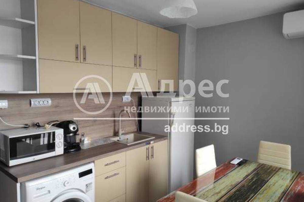 Дава се под наем Двустаен апартамент в Разград, Център - 69 кв.м за 255 € - Снимка #2