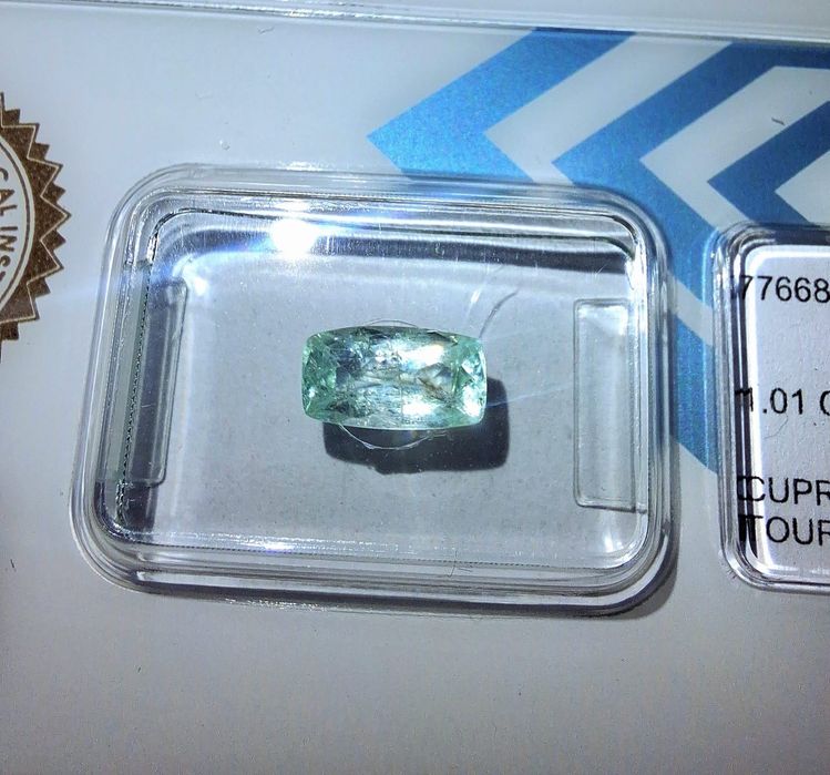 Paraiba Turmalină 1.01 carate piatră preţioasă