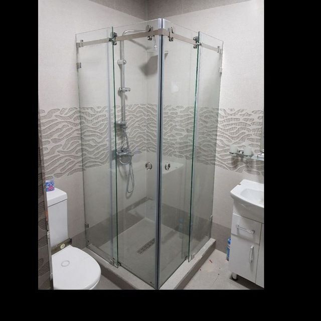 200 $ душкабина стеклянных  10 мм прозрачный  стекло+зеркала и ромбик