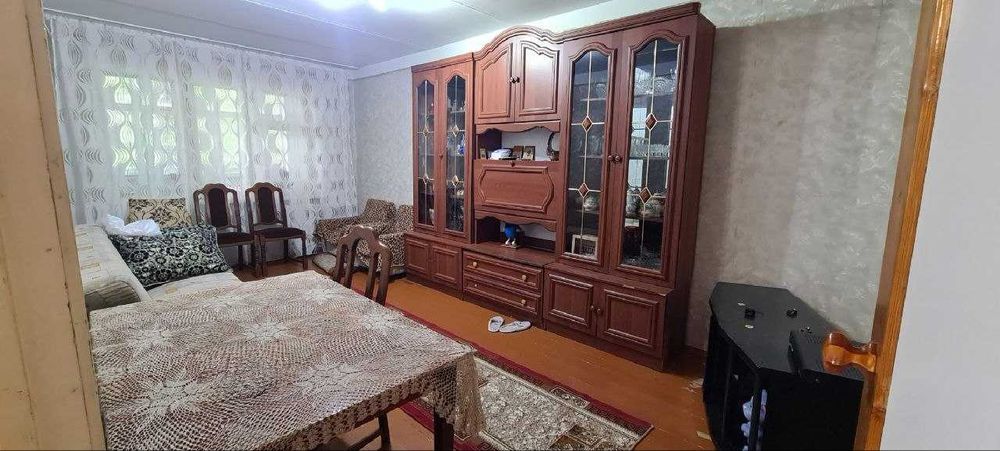 Продам 4 комнатную квартиру в хорошем районе