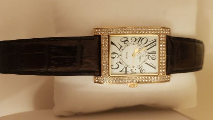 Дамски ръчен часовник