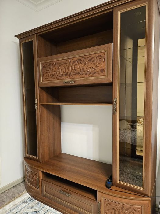 Сервант, стенка для зала, камод