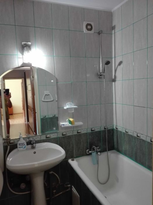 Direct Proprietar inchiriez Garsoniera spatioasa etaj 2 Izv Crisului, mobilata modern utilata 40mp