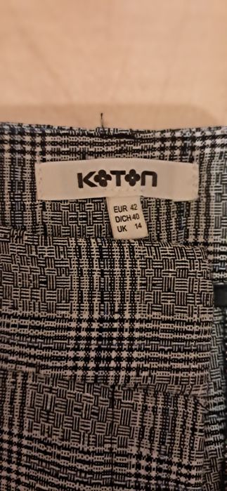 Pantaloni dama marimea 42