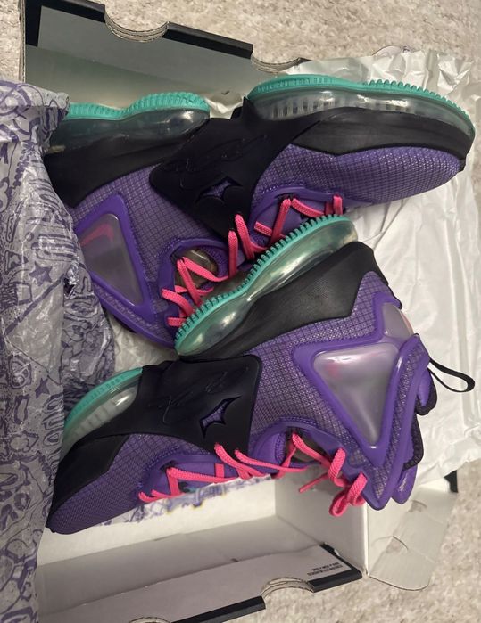 Кроссовки Lebron 19