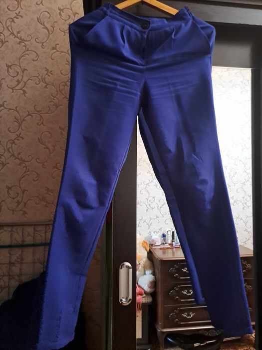 Женский костюм в хорошем состоянии 42 размер.без дыр и пятен