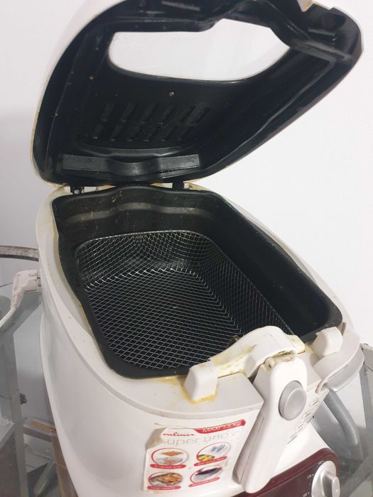 Fripteuza Moulinex Super One. Pret 180 lei fix