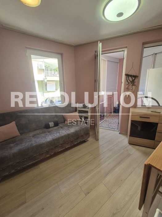 Дава се под наем Двустаен апартамент в Варна, Бриз - 60 кв.м за 800 € - Снимка #1