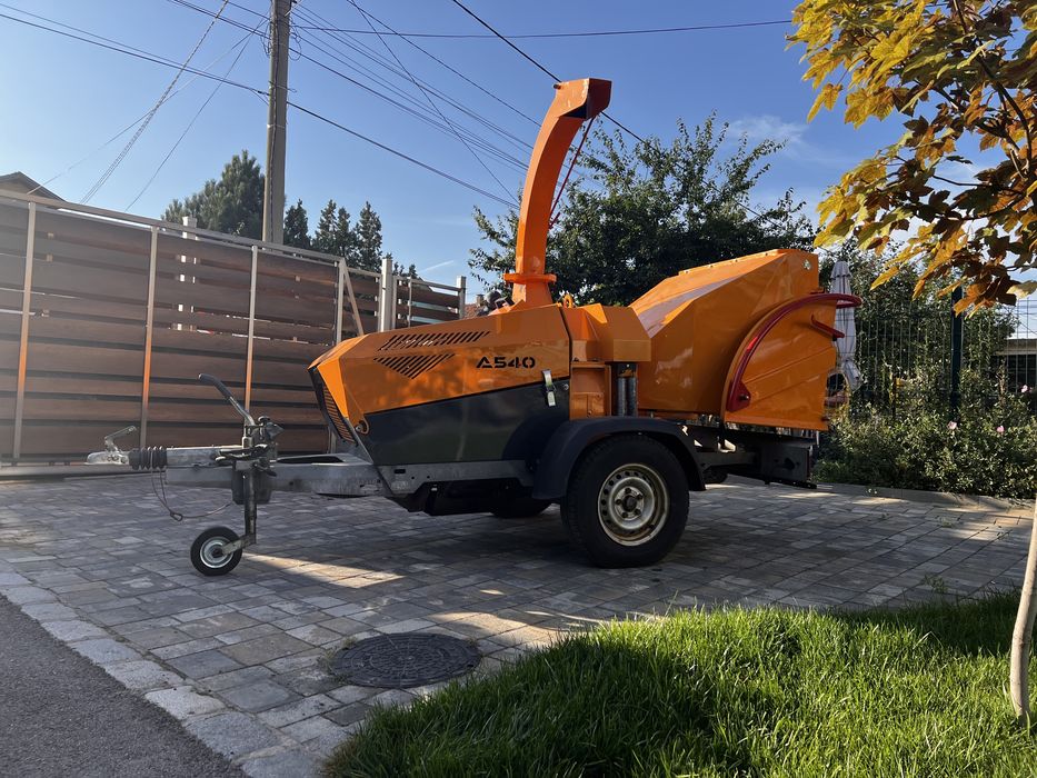 Дробилка за клони JENSEN  A540 продавам/под наем