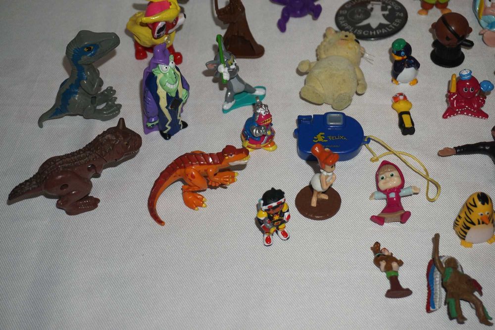 Голям Лот Фигурки Направени За Mcdonald's Burger King И Други 1.1кг